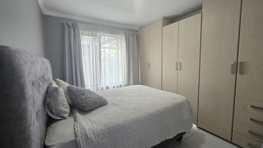 4 Bedroom Property for Sale in Waterval East North West